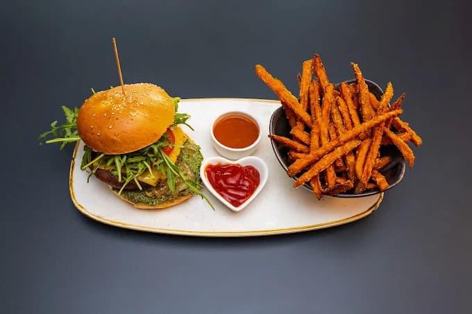 Classic Cheeseburger